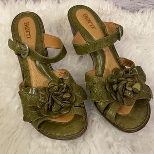 Born sandals